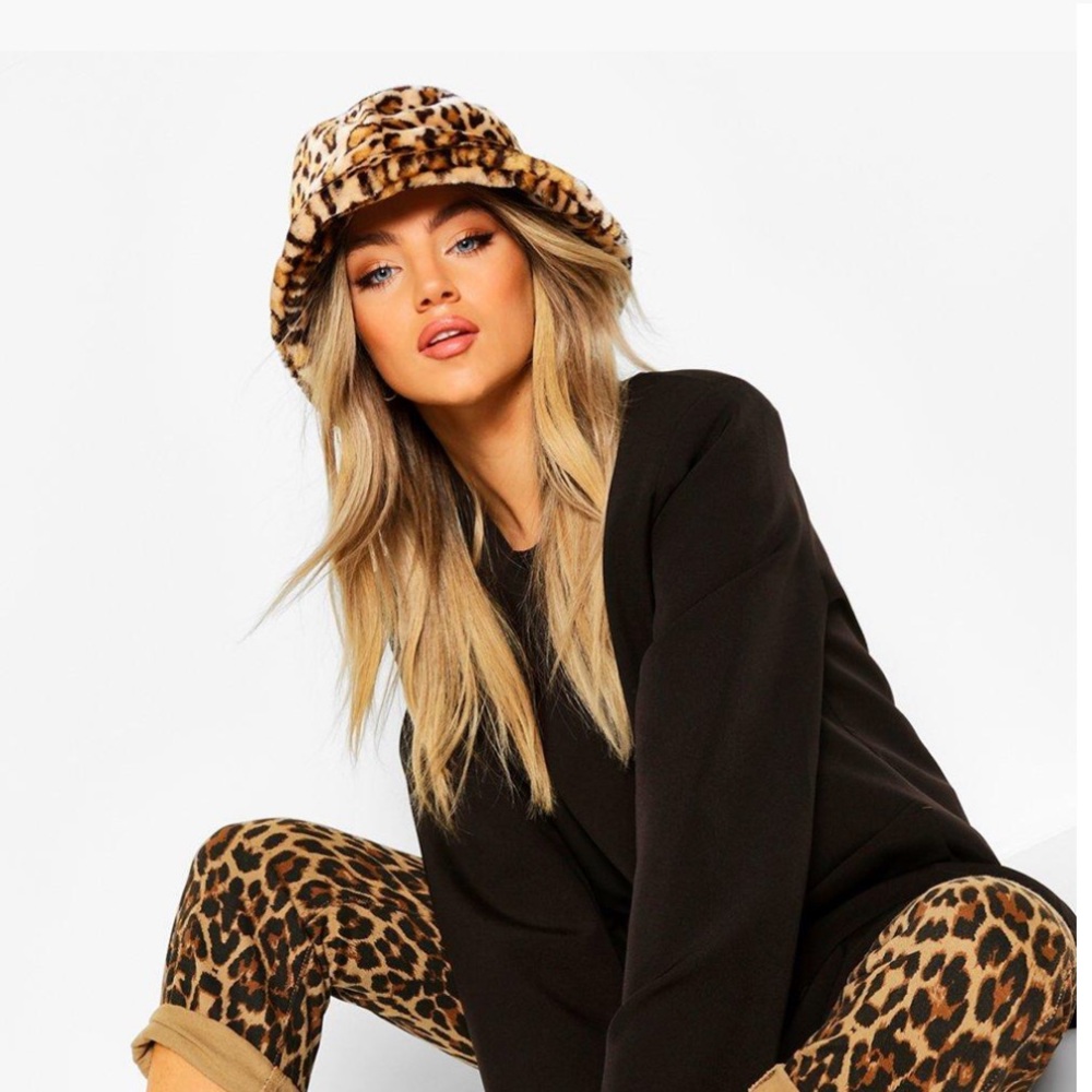 Cheetah fur bucket hat